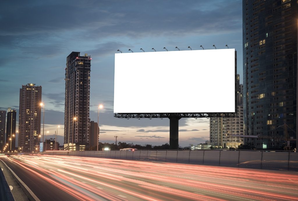 Ketahui Perbedaan Antara Baliho dan Billboard